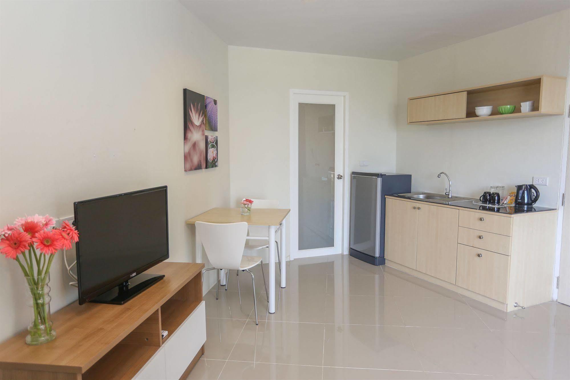 R-Con Rest Sea Hotell Pattaya Exteriör bild