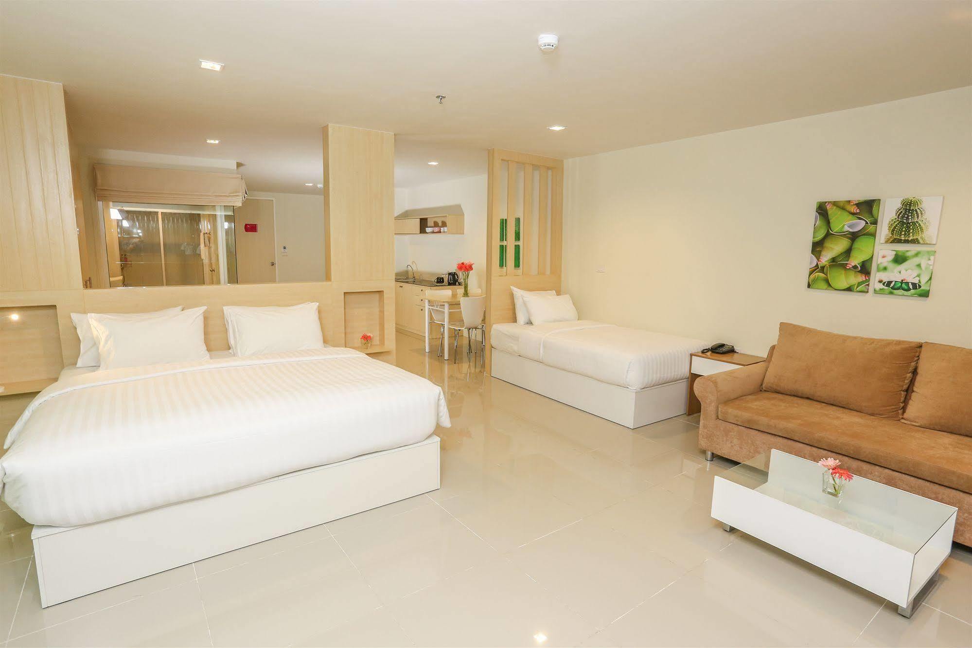 R-Con Rest Sea Hotell Pattaya Exteriör bild